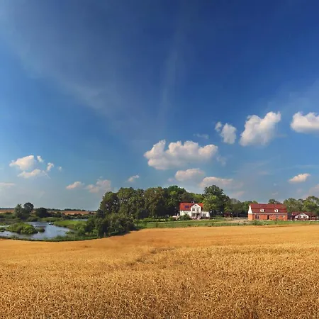 Dworek U Leszczynskich ゲストハウス 3*