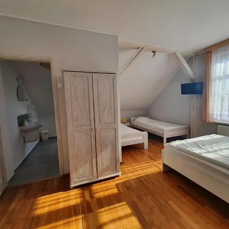 בית הארחה Dworek U Leszczynskich