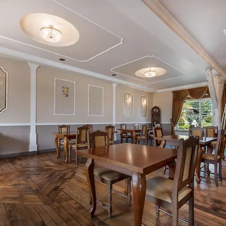 ゲストハウス Dworek U Leszczynskich